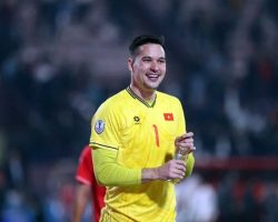 Nguyễn Filip thắng trận đầu tiên khi bắt chính cho tuyển Việt Nam