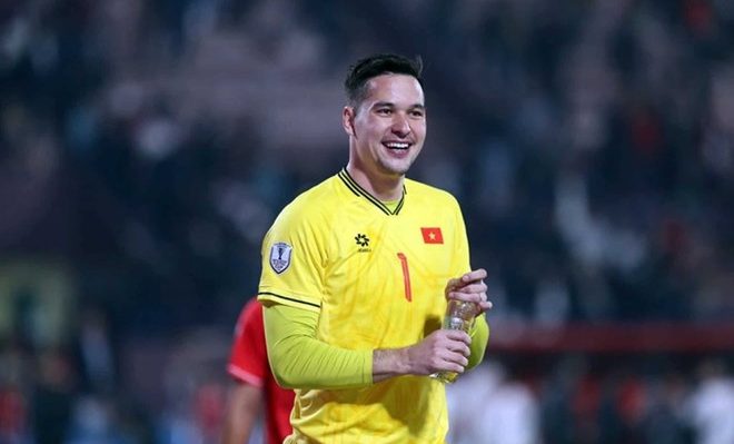 Nguyễn Filip thắng trận đầu tiên khi bắt chính cho tuyển Việt Nam